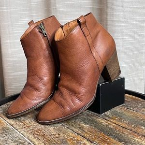 Madewell Billie Boot in English Saddle Leather, Size 8